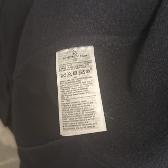 Brand new, never been worn Banana republic long, navy blue men’s trenchcoat - Picture 7 of 11